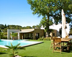 Toàn bộ căn nhà/căn hộ Contemporary Villa With Pool (Saint-Gély-du-Fesc, Pháp)