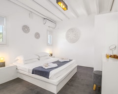 Hele huset/lejligheden Ow Andros Luxury Suites 3 (Andros - Chora, Grækenland)