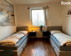 Cijela kuća/apartman Geraumiges Apartment Mit Blick Ins Grune (Groitzsch, Njemačka)