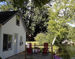Entire House / Apartment Redesigned Channel Cottage On Water Lovers Paradise! Swim, Boat, Fish, Kayak (Lakeview, USA)