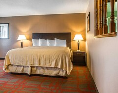 Khách sạn Quality Inn & Suites West Bend (West Bend, Hoa Kỳ)
