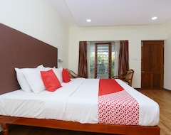Hotel OYO 22567 Travancore Island Resort (Kovalam, India)