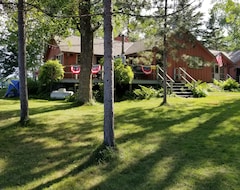 Entire House / Apartment Northwoods Retreat On Bad Medicine: Prime Swimming, Watersports And Snowmobiling (Menahga, USA)