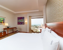 Khách sạn Holiday Inn Suites Kuwait, An Ihg Hotel (Kuwait, Kuwait)