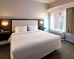 Otel Hampton Inn & Suites Fairfield (Fairfield, ABD)