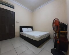 Hotel Spot On 93428 Pinus Jaya Syariah (Pekanbaru, Indonezija)