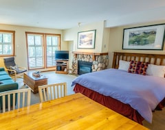 Khách sạn Fireside Lodge #223 By Bear Country (Sun Peaks, Canada)