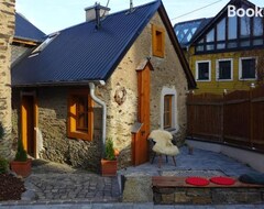 Toàn bộ căn nhà/căn hộ Cozy Holiday Home In Roes Eifel With Sauna (Roes, Đức)