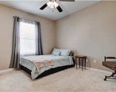 Cijela kuća/apartman Inviting New 3 Bed/3 Bath Home- Family Friendly! (St. Cloud, Sjedinjene Američke Države)