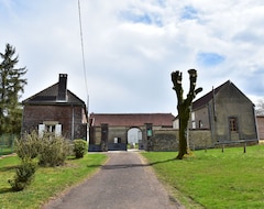 Toàn bộ căn nhà/căn hộ Tasteful Farmhouse, Bedrooms With Private Bathroom, Border Bourgogne/champagne (Sormery, Pháp)