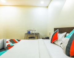 Otel FabExpress Adore Inn Andheri East (Bombay, Hindistan)