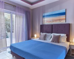 Hotel Nymphes Luxury Apartments (Agia Pelagia, Greece)