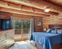 Hele huset/lejligheden Riverfront Beach Lodge Home In The Heart Of Snowmobile Trails (South Boardman, USA)