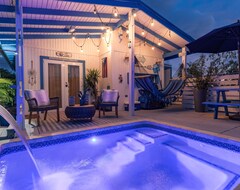 Toàn bộ căn nhà/căn hộ New Listing @ Boqueron Santorini Cozy Cottage, Full Ac, Wifi, Smart Tv, Sleeps 6 (Hormigueros, Puerto Rico)
