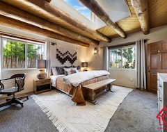 Entire House / Apartment Rancho De La Luna Casita (Santa Fe, USA)