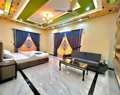 Khách sạn Hard Rock Lodge (Islamabad, Pakistan)