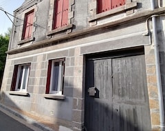 Cijela kuća/apartman Maison De Maitre Au Coeur Du Village (Arnac-la-Poste, Francuska)