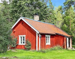Koko talo/asunto 4 Star Holiday Home In Uppsala (Almunge, Ruotsi)