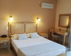 Astra Village Hotel Suites (Svoronata, Yunanistan)