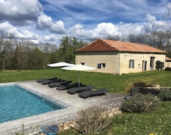 Toàn bộ căn nhà/căn hộ Farmhouse well renovated with heated pool, Jacuzzi, sauna, home cinema (Saint-Laurent-des-Bâtons, Pháp)