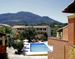 Hotel Bintzan Inn (Gastouri, Grækenland)