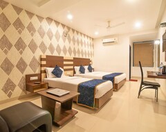 Khách sạn Oyo 9109  Sheetal Plaza (Surat, Ấn Độ)