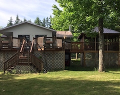 Koko talo/asunto Cozy Front Lake Cottage (Harrington, Kanada)