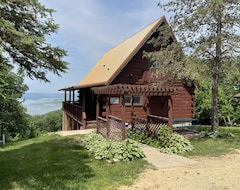 Toàn bộ căn nhà/căn hộ Grand View Riverview Cabin Overlooking The Mississippi River With Hot Tub! (Harpers Ferry, Hoa Kỳ)