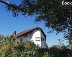 Tüm Ev/Apart Daire Ferienwohnung Mit Charme (Bad Salzschlirf, Almanya)