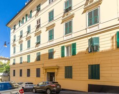 Hotel Hintown St. Vincent House (Genoa, Italy)