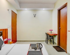 FabHotel Royal Stay I (Noida, Indija)