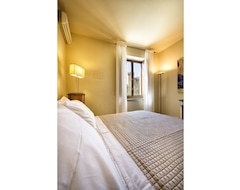 Cijela kuća/apartman Villa In Montalcino With 3 Bedrooms Sleeps 6 (Montalcino, Italija)