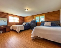 Toàn bộ căn nhà/căn hộ The Lincoln Log Cabin, Lake Geneva 10 Mins Away (Elkhorn, Hoa Kỳ)