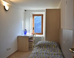 Toàn bộ căn nhà/căn hộ Beautiful Apartment For 5 People With Wifi, Tv, Terrace And Pets Allowed (Pedesina, Ý)