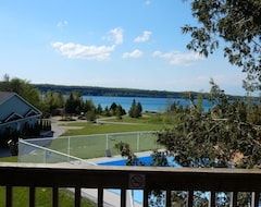 Hotel Waterview On The Bay (Wiarton, Canadá)