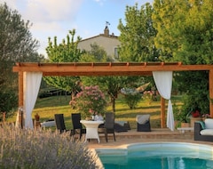 Cijela kuća/apartman Outstanding Country Estate On 10 Private Acres ~ Swimming Pool ~ Includes Bikes! (Guardea, Italija)
