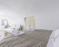 Otel Ambition Suites (Oia, Yunanistan)