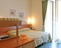 Khách sạn Pinetina Mare Baby Family Hotel (Pinarella Di Cervia, Ý)