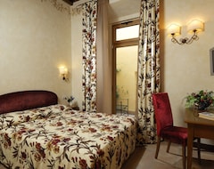 Hotel Residenza San Calisto (Rome, Italy)