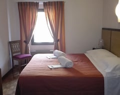 Khách sạn Hotel La Vecchia Cartiera (Colle di Val d'Elsa, Ý)
