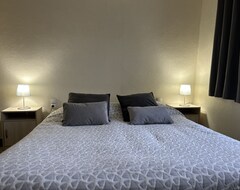 Cijela kuća/apartman Gîte Du Manoir, Ideal Pour Couple, Dans Un Village Au Calme (Saint-Germain-des-Champs, Francuska)