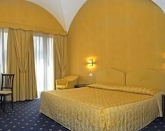 Khách sạn Albergo Ristorante Della Torre (Trescore Balneario, Ý)