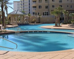 Hotel Indigo End Unit+ Free Beach Service- New Designer Furnishings, Gulf Front! (Pensacola, Sjedinjene Američke Države)