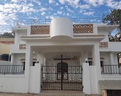 Koko talo/asunto Happy Home (Bhuj, Intia)