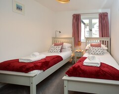 Khách sạn 50 Padstow - Two Bedroom Cottage, Sleeps 4 (Padstow, Vương quốc Anh)
