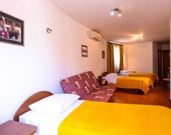 Khách sạn Hotel Prvan (Vrgorac, Croatia)