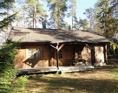 Toàn bộ căn nhà/căn hộ Cabin For 4 + 2 Persons, 80m2 In The Woods Between 2 Lakes (Hallaryd, Thụy Điển)