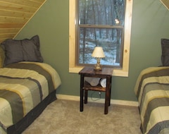Entire House / Apartment Beautiful New Lake Front Cottage: Near Pere Marquette River & Orv/atv Trails (Bitely, USA)