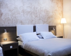Bed & Breakfast Vittoria Rooms for Rent (Genova, Italija)