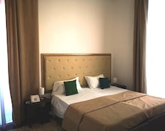 Hotel Valentino (Katanya, İtalya)